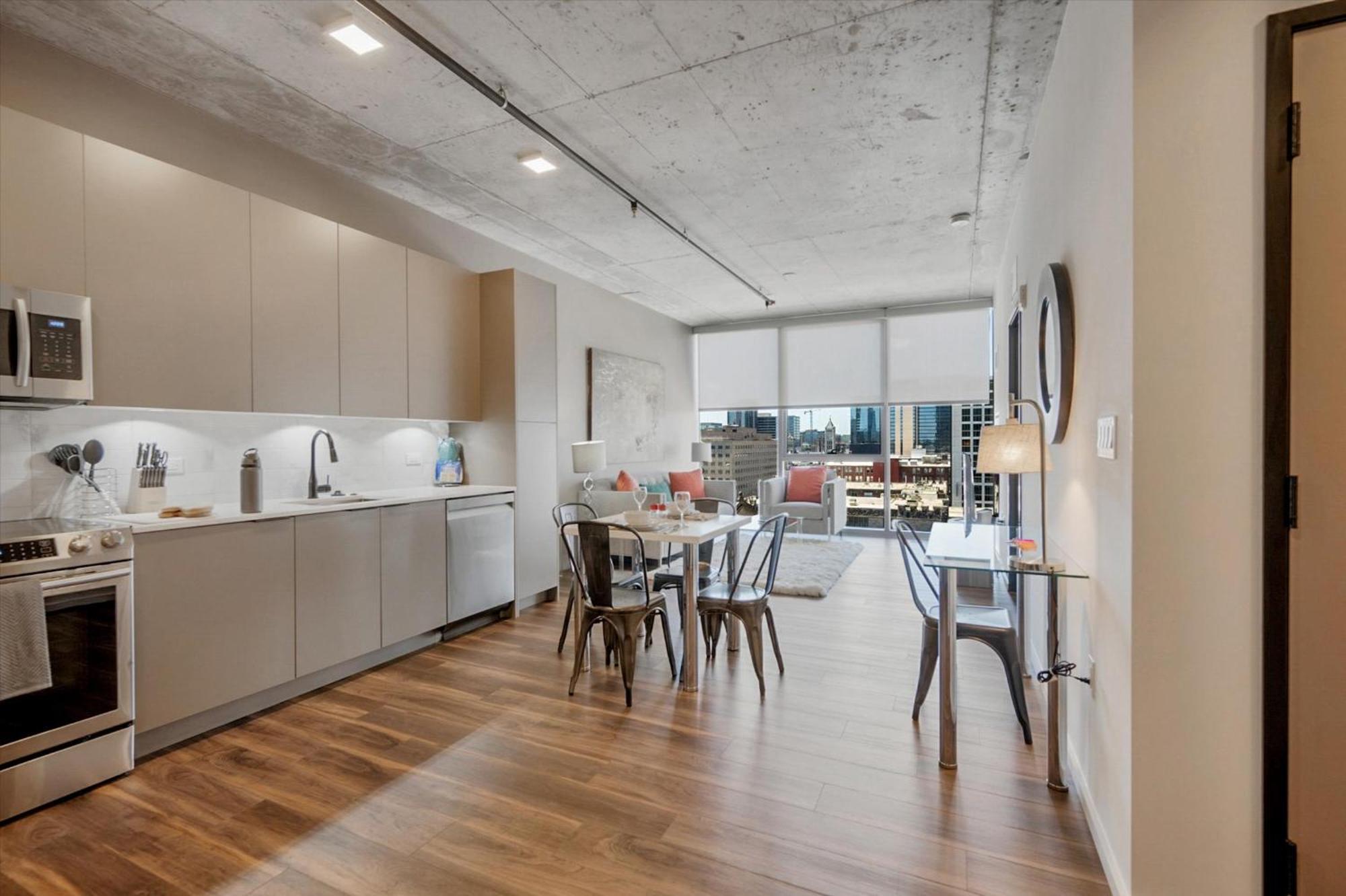 Global Luxury Downtown Apartment